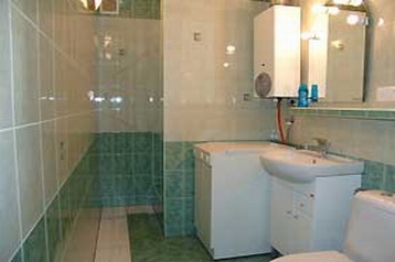 Polonia Chata Łabapa, Exterior